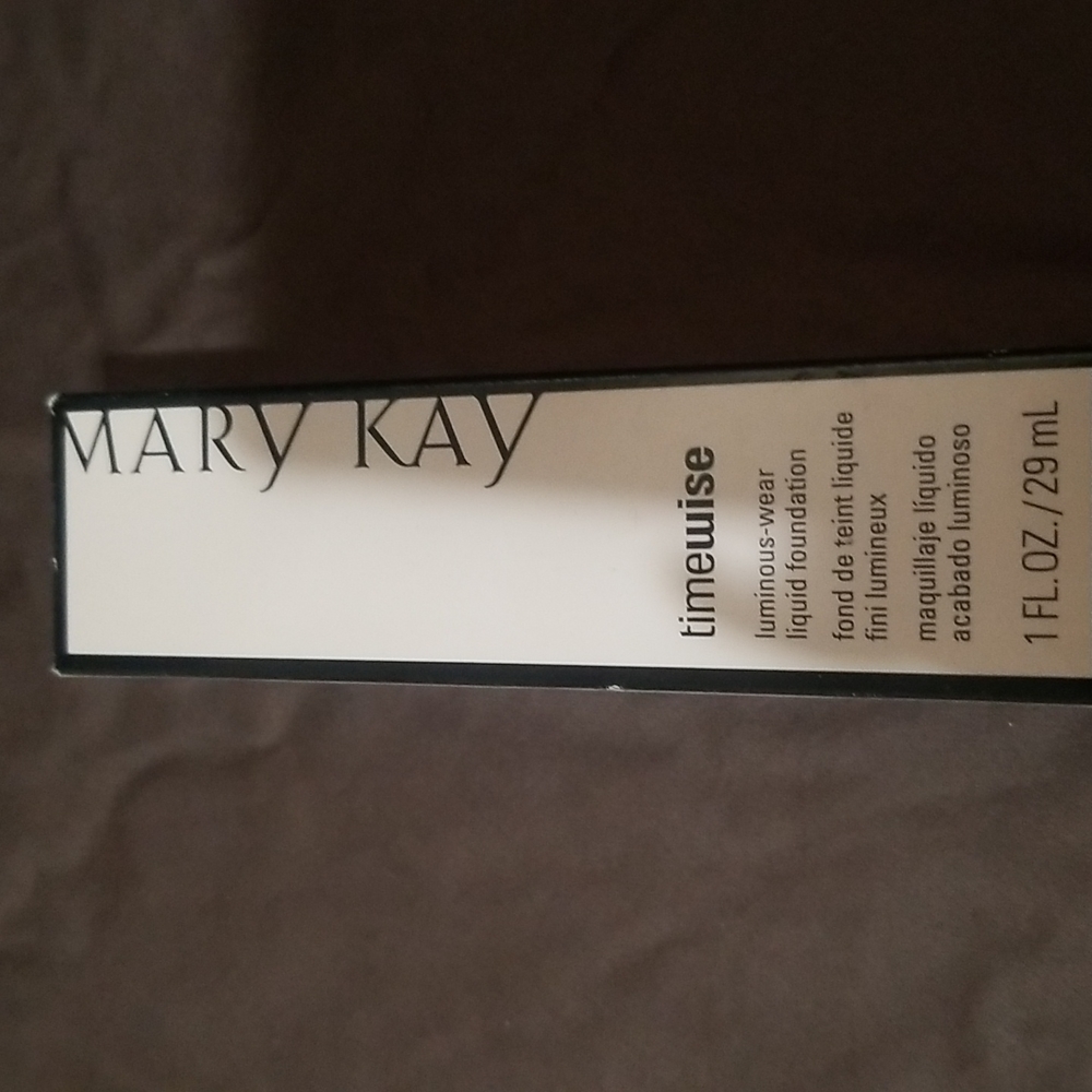 Mary kay luminous-wear liquid foundation